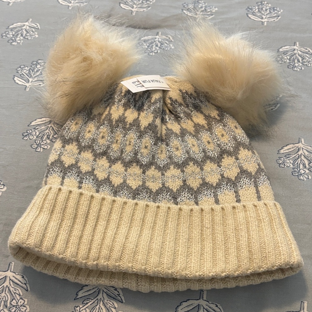 GAP Cream and Gray Kids Pom-Pom Hat
